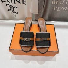 Louis Vuitton Slippers